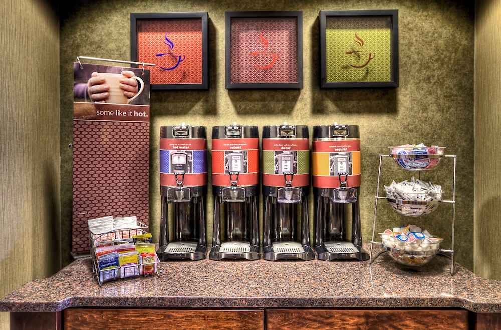 Hampton Inn & Suites Kalamazoo Oshtemo - photo 32