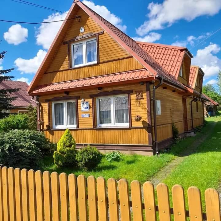 Dom Słoneczko Pokoje Do Wynajecia W Białowiezy in Bialowieza, Poland