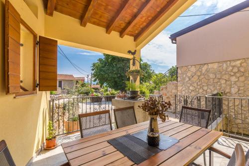 Holiday House Svjetlana — 4-Star Luxury Hotel in Vrbnik, Croatia