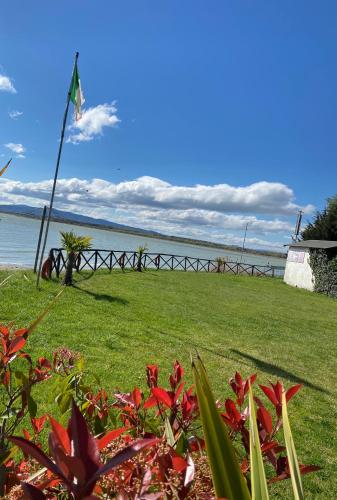 Un passo dal lago in Castiglione Del Lago, Italy