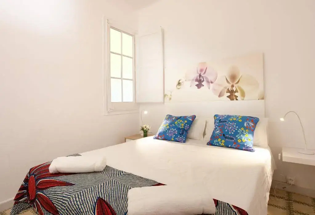 Centric Apartment El Molino Theater p1 — 4-Star Luxury Hotel in Barcelona, Spain