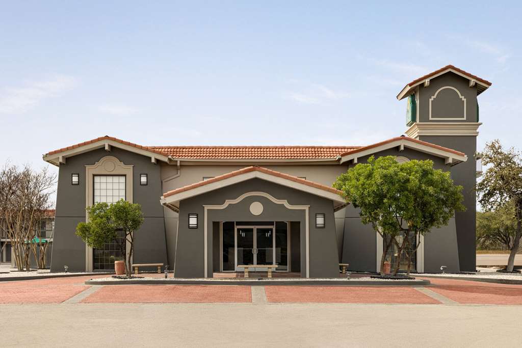 La Quinta Inn by Wyndham San Antonio Lackland - photo 28