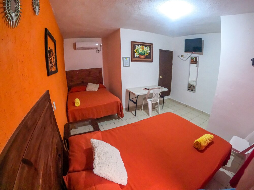 Hotel Estancia Moreno — El Naranjo — photo 4