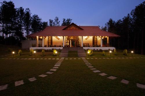 StayVista at Cedar Strelitzia 2BHK with Breakfast and Jacuzzi in Chikmagalur, India