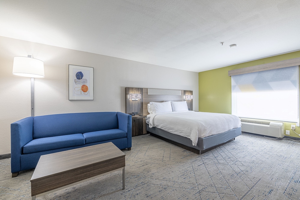 Holiday Inn Express & Suites College Station by IHG - photo 18