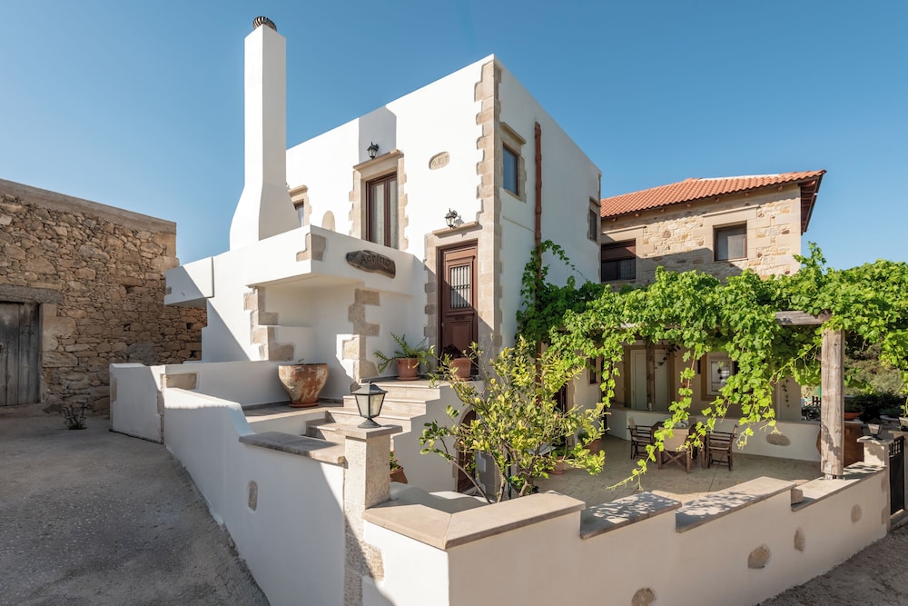 Villa Aerino — 4-Star Luxury Hotel in Kissamos, Greece