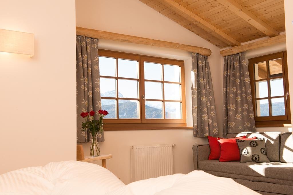 Hotel Kirchenwirt — hotel in Dobbiaco