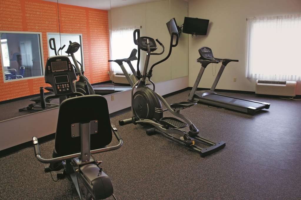 La Quinta Inn & Suites by Wyndham Orange - photo 15