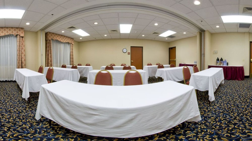 Holiday Inn Express & Suites Houston Memorial Park Area by IHG - photo 32