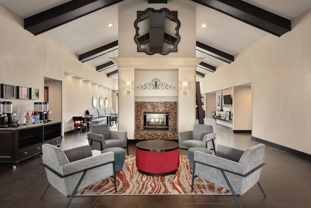 Hampton Inn & Suites Ft. Wayne North - photo 3