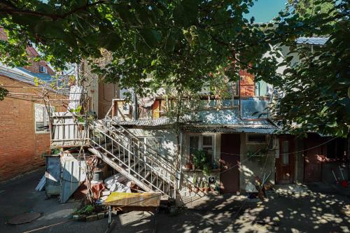 Charming 1BR Apartment with Balcony By Wehost