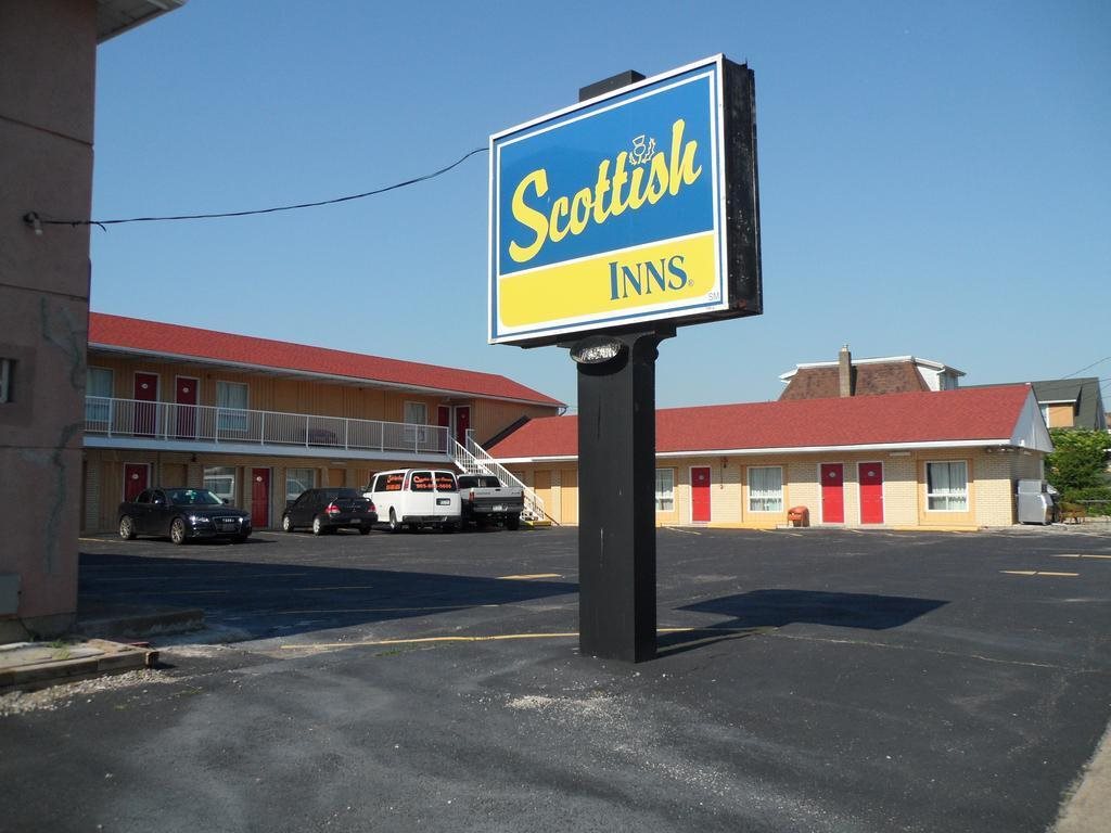 Scottish Inn Near the Falls and Casino in Niagara Falls, Canada