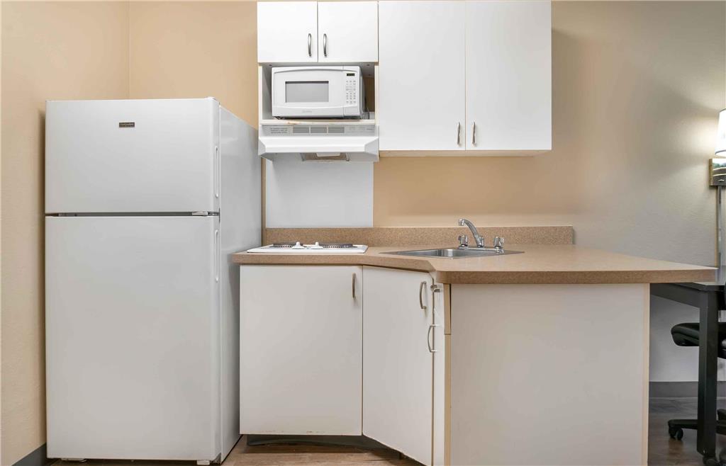 Extended Stay America Select Suites Detroit Roseville - photo 17
