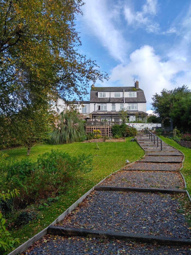 Langleigh Guest House — 4-Star Luxury Hotel in Ilfracombe, United Kingdom