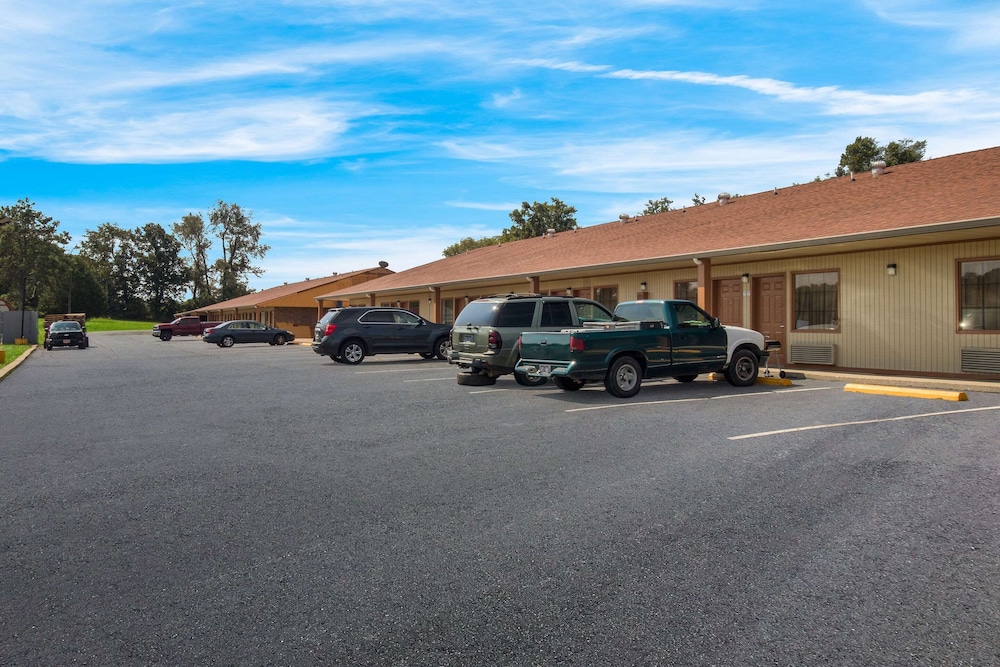 Econo Lodge Cornersville I 65 - photo 35