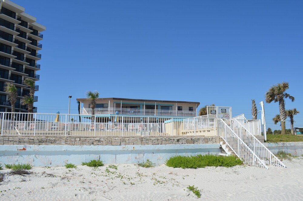 Sunrise Inn On The Beach - photo 24