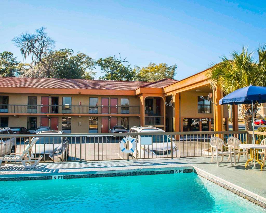 Econo Lodge Panama City St. Andrews - photo 28