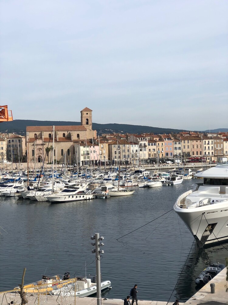 Accostage Vieux Port Appartements & Parking in La Ciotat, France