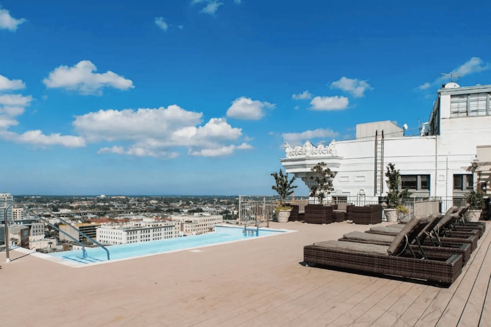 Upscale NOLA Condos — 4-Star Luxury Hotel in New Orleans, United States