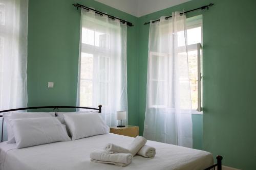 Cheloni Manor House — 4-Star Luxury Hotel in Aegina, Greece