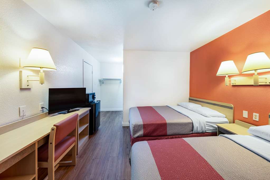 Motel 6 Greenville TX - photo 9