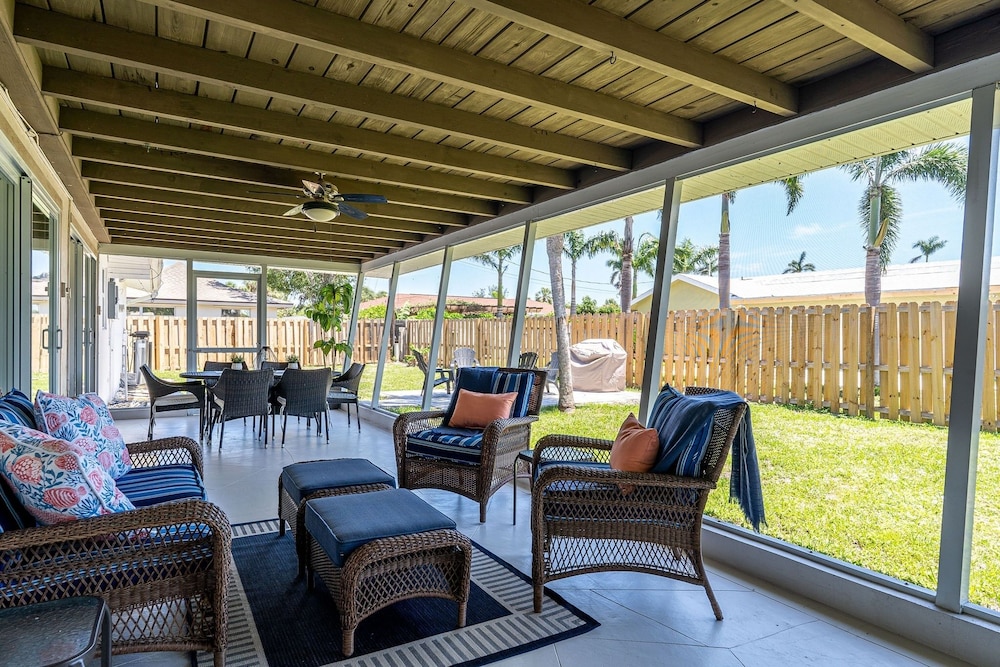 5027 Fairfield DR Paradise Palms home — 4-Star Luxury Hotel in Fort Myers, United States