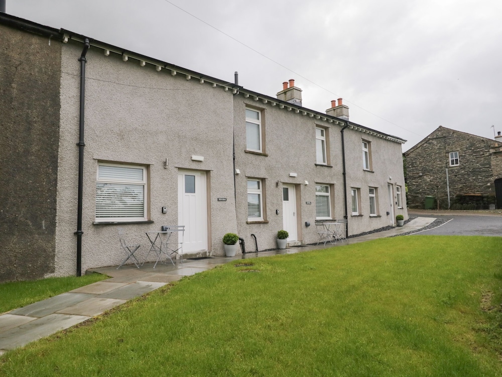 Oxen Park Farm Cottage — 4-Star Luxury Hotel in Ulverston, United Kingdom