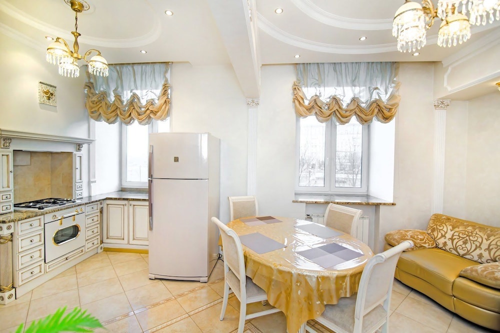 ApartExpo on Pobedy Square 1B — 4-Star Luxury Hotel in Moscow, Russia