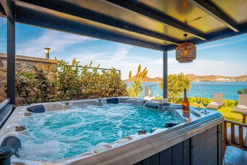 Çimentepe Residence Deluxe 2 Villa with Jacuzzi in Yalikavak — 4-Star Luxury Hotel in Bodrum, Turkey