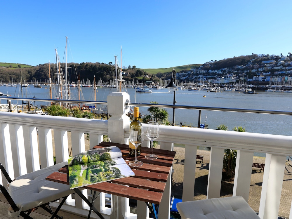 2 Embankment House — 4-Star Luxury Hotel in Dartmouth, United Kingdom