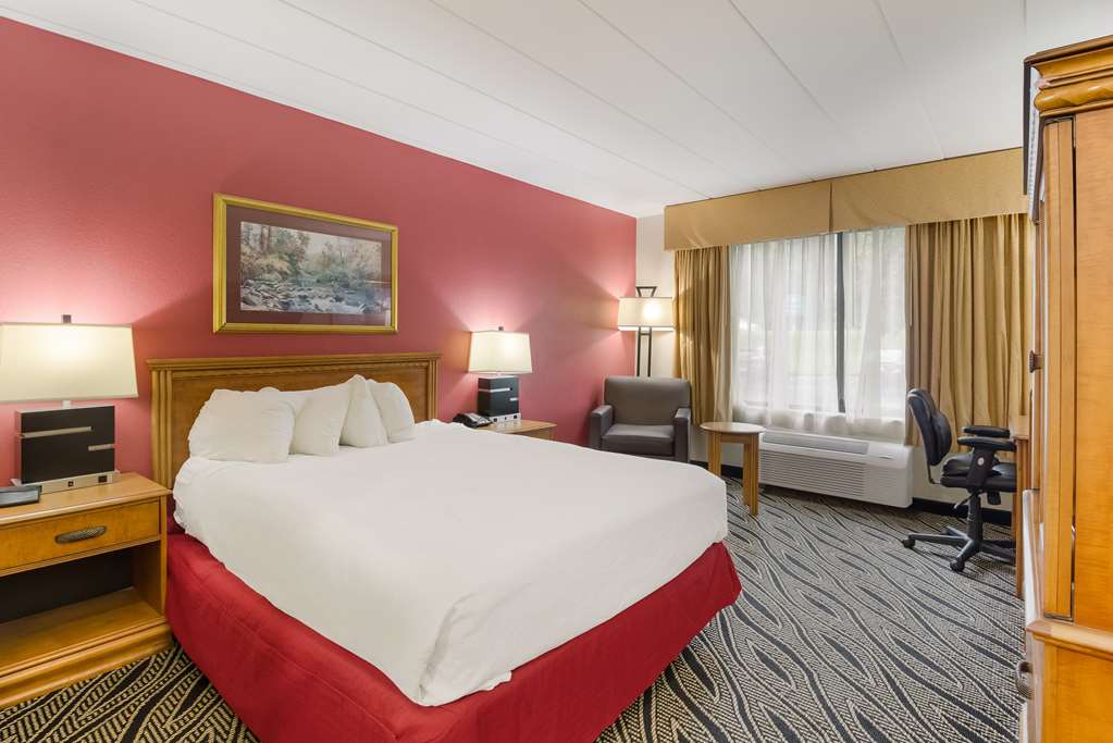 Best Western Braddock Inn - photo 12