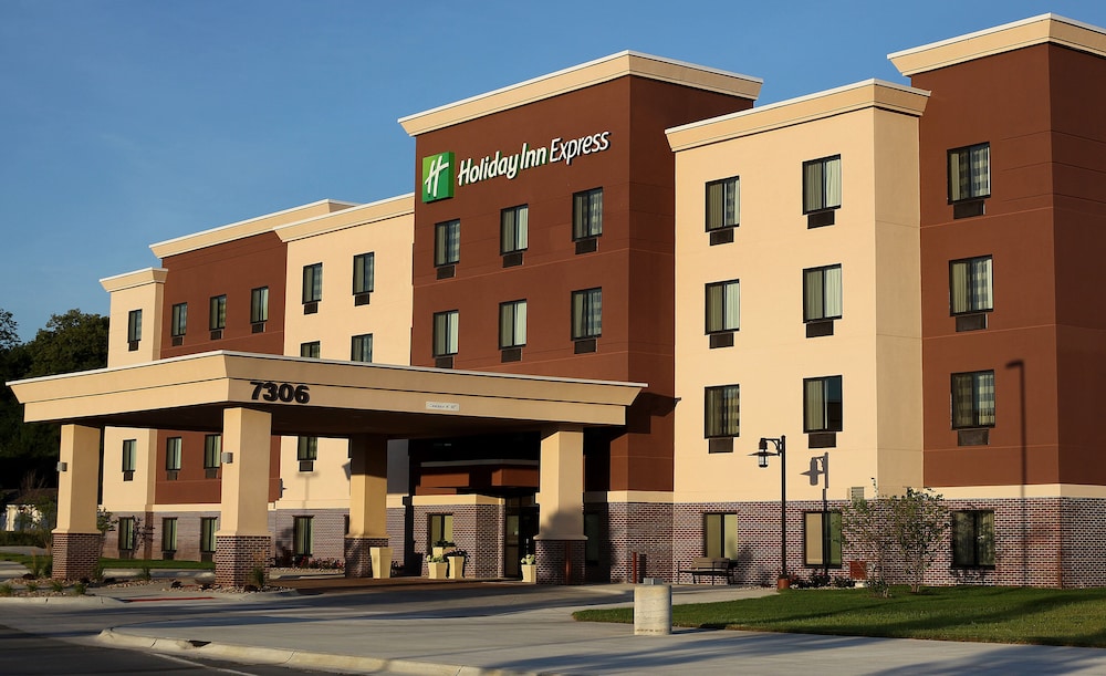 Holiday Inn Express Suites Omaha South Ralston Arena By Ihg — Omaha