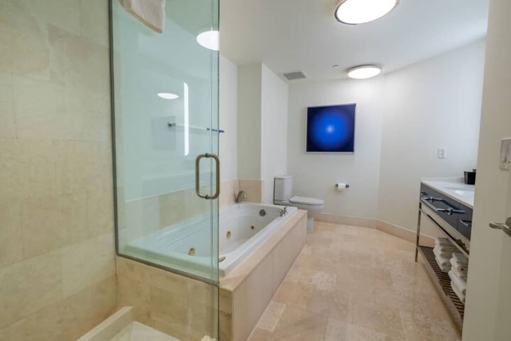 Fontainebleau Miami Beach Private Luxury Suites - photo 347