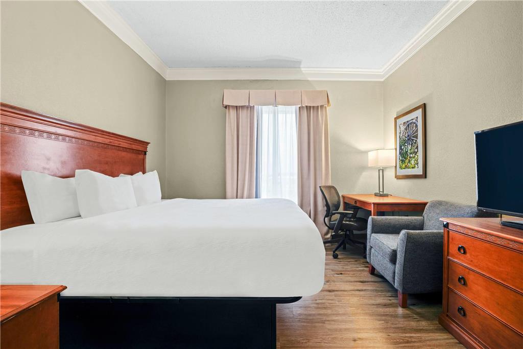 Baymont by Wyndham Madisonville - photo 13