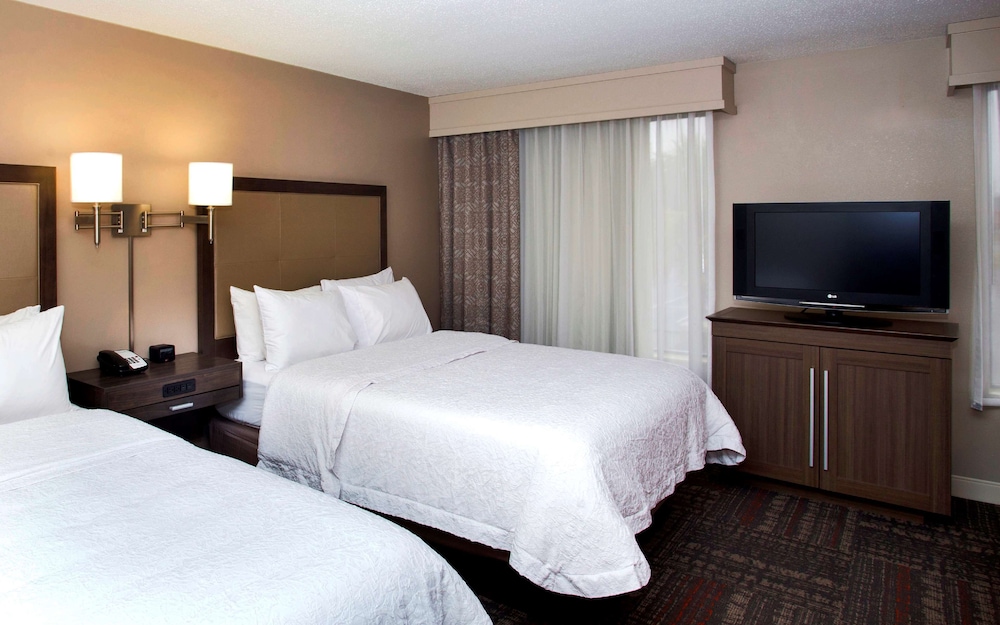 Hampton Inn & Suites Valdosta Conference Center - photo 48