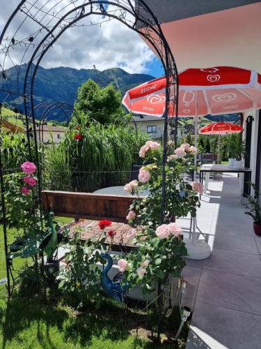 Golf & Ski Appartements Mittersill Trausmuth Monika inkl Sommercard Golfplatz 500 m entfernt inkl Waschmaschine Trockner — 4-Star Luxury Hotel in Mittersill, Austria