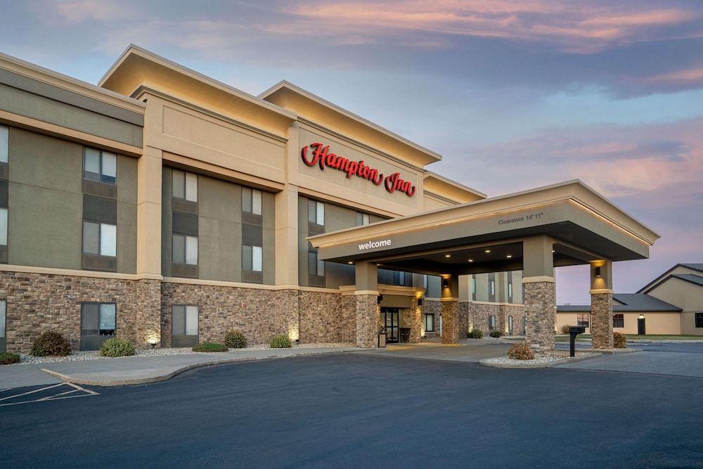 Hampton Inn Mitchell - carbon neutral hotel in Mitchell