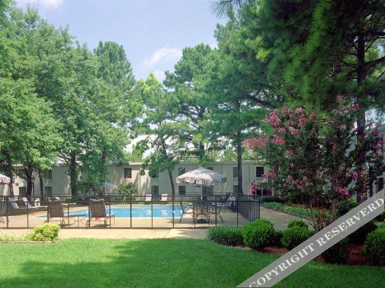 Express & Suites Huntsville University Drive - photo 10