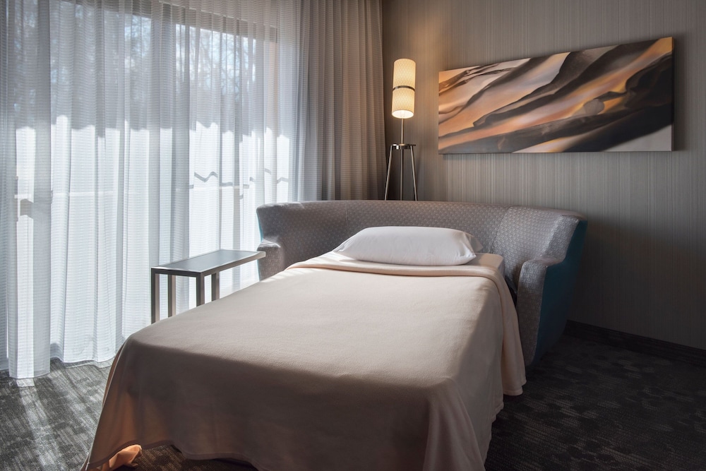 Courtyard by Marriott Mahwah - photo 10