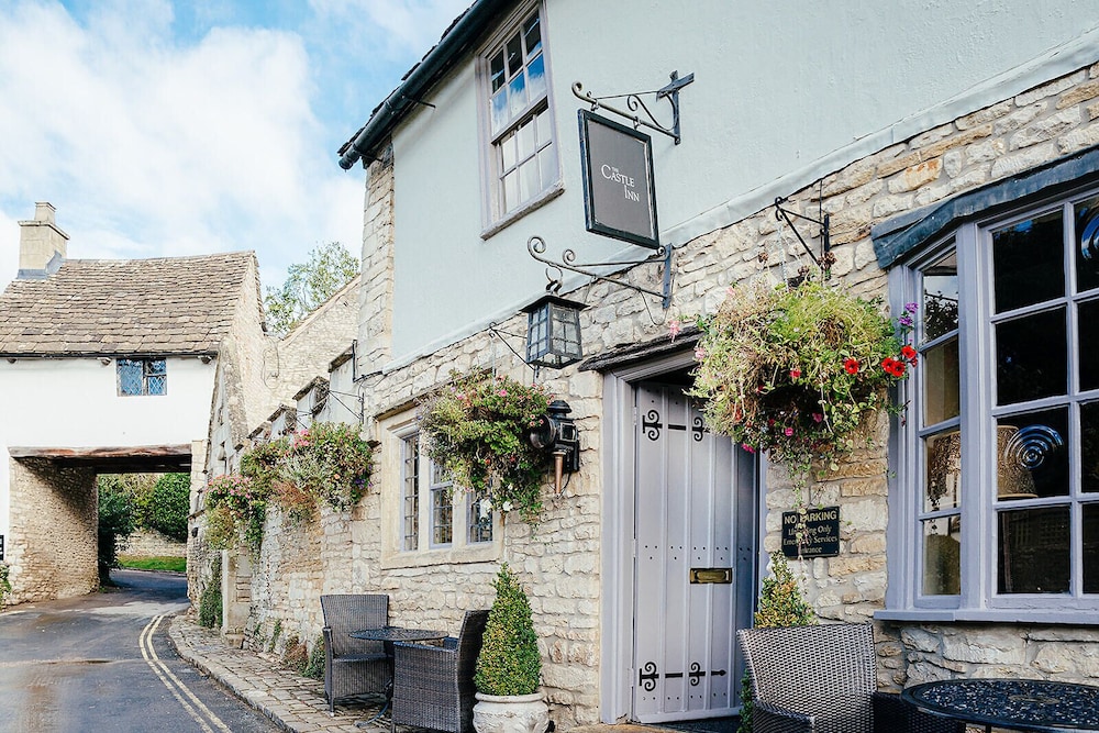 The Castle Inn — 4-Star Luxury Hotel in Chippenham, United Kingdom