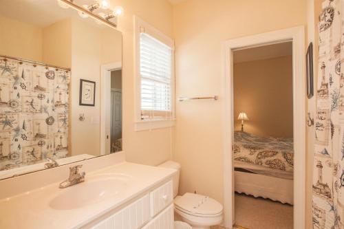 Beach Joy by Oak Island Accommodations - photo 39