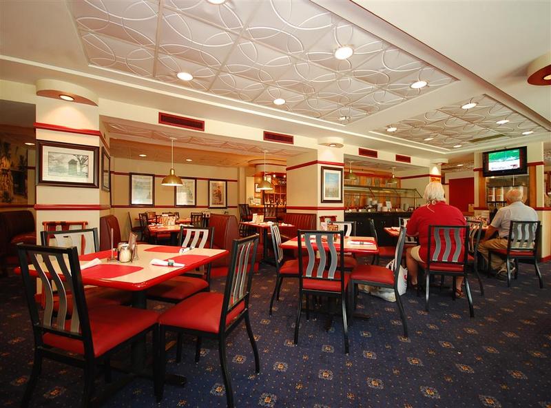 Red Lion Hotel Rosslyn Iwo Jima - photo 79
