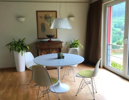 Exklusives Ferienhaus Conradshöh mit Sauna und Terrasse — hotel in Ilmenau