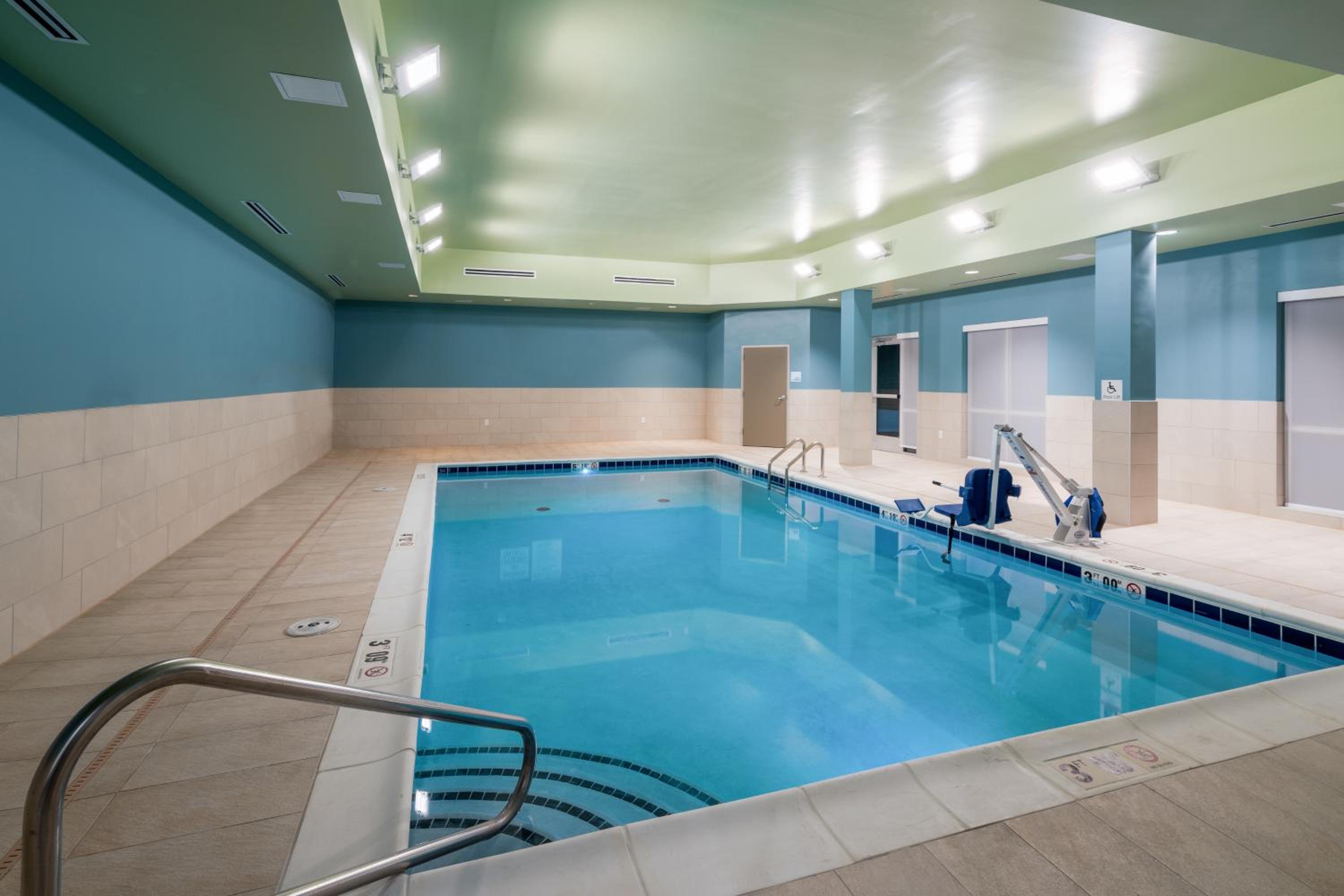 Holiday Inn Express & Suites St Peters by IHG - photo 113
