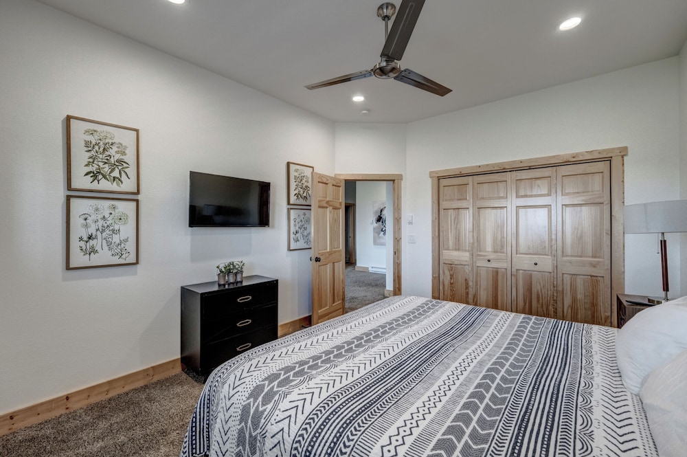 Little Hope Chalet at Terry Peak Ski Resort - photo 12