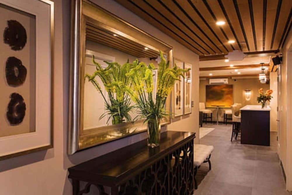 Knickerbocker Yacht Hotel - photo 3