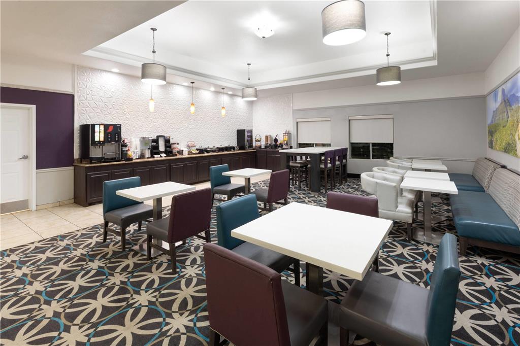 La Quinta Inn & Suites by Wyndham Brownwood - photo 28