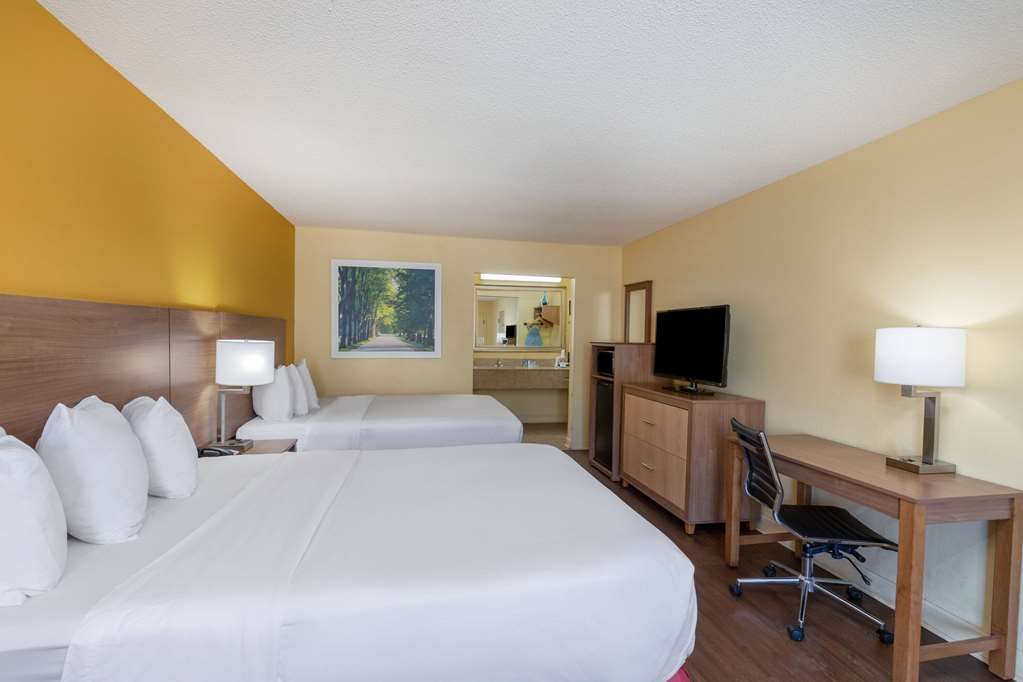 Days Inn by Wyndham Florence I 95 North - photo 30