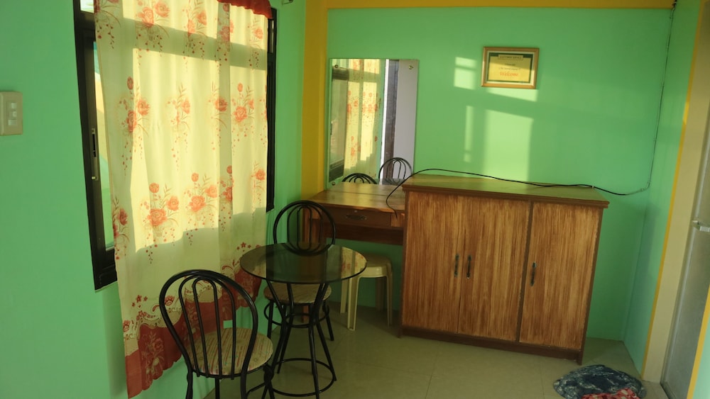 Doña Josefa Aquino Beach Resorts — hotel in Alaminos