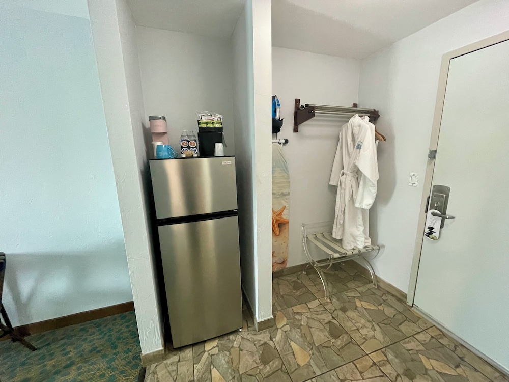 Ocean Sands Beach Boutique Inn 1 Acre Private Beach - photo 47